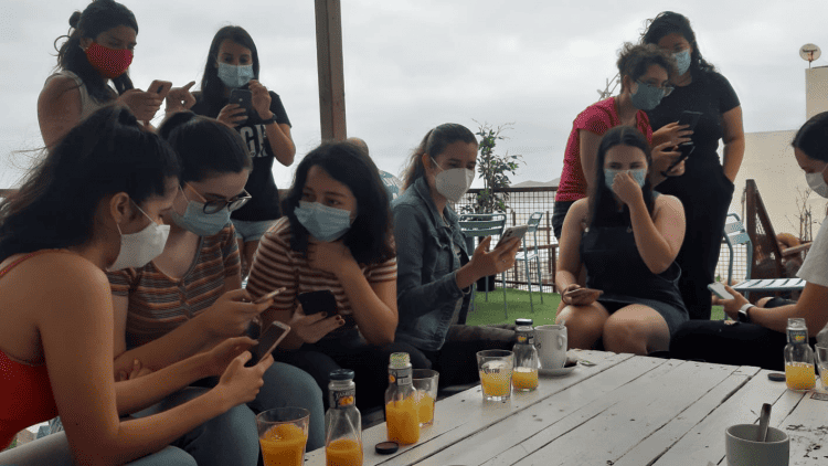 CONVERSACIONES EN INGLÉS (LIFE IN CHOLAS)