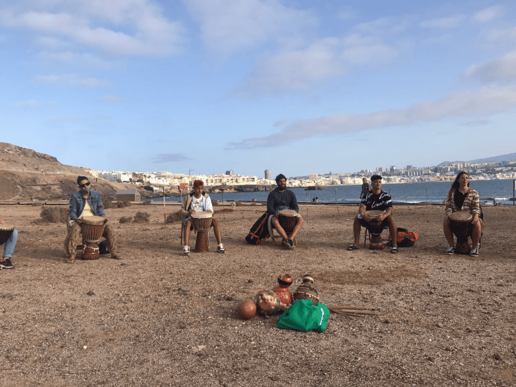 PERCUSIÓN AFRICANA (LIFE IN CHOLAS)